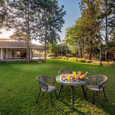 Stayvista'S Silver Grove - Serene Haven With Expansive Lawn & Terrace Nashik Eksteriør billede